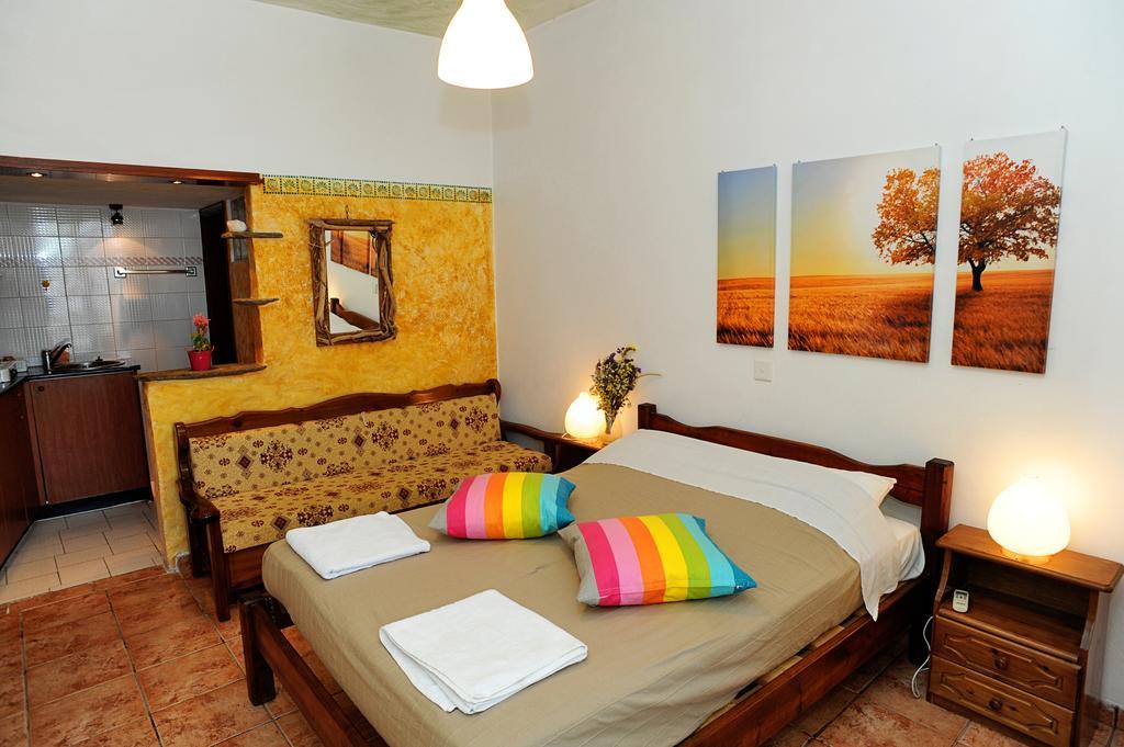 Pansion Andreas Apartment Tinos Island Room photo