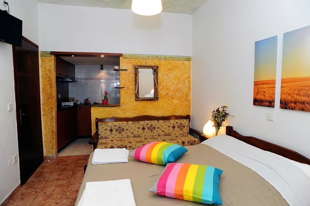Pansion Andreas Apartment Tinos Island Room photo